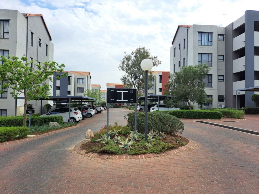 To Let 3 Bedroom Property for Rent in Broadacres Gauteng