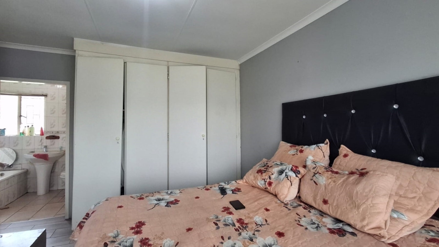3 Bedroom Property for Sale in Birch Acres Gauteng