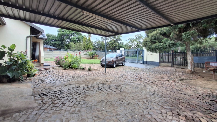 3 Bedroom Property for Sale in Birch Acres Gauteng