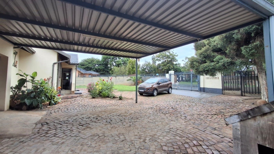 3 Bedroom Property for Sale in Birch Acres Gauteng