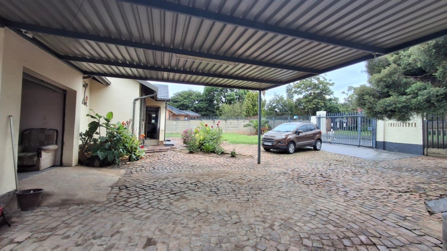 3 Bedroom Property for Sale in Birch Acres Gauteng