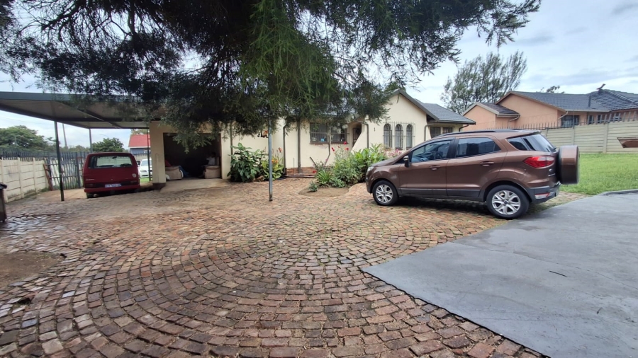 3 Bedroom Property for Sale in Birch Acres Gauteng