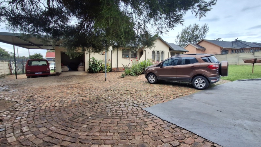 3 Bedroom Property for Sale in Birch Acres Gauteng