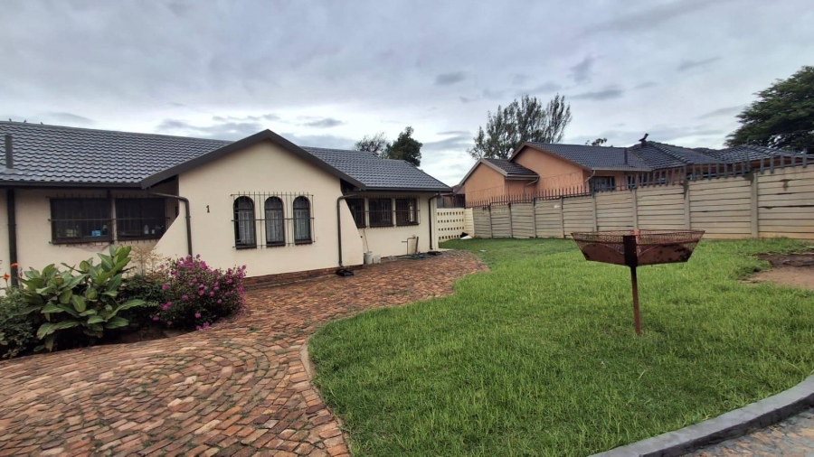 3 Bedroom Property for Sale in Birch Acres Gauteng