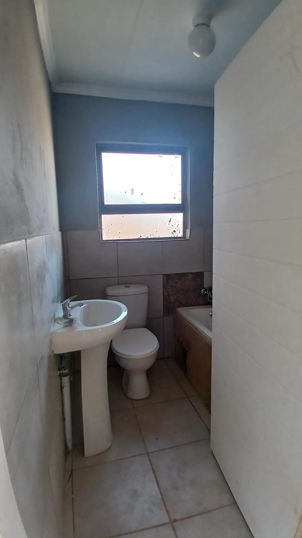 2 Bedroom Property for Sale in Mabopane Unit S Gauteng