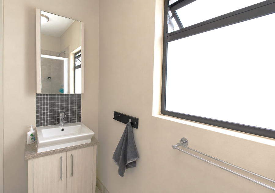 1 Bedroom Property for Sale in Douglasdale Gauteng