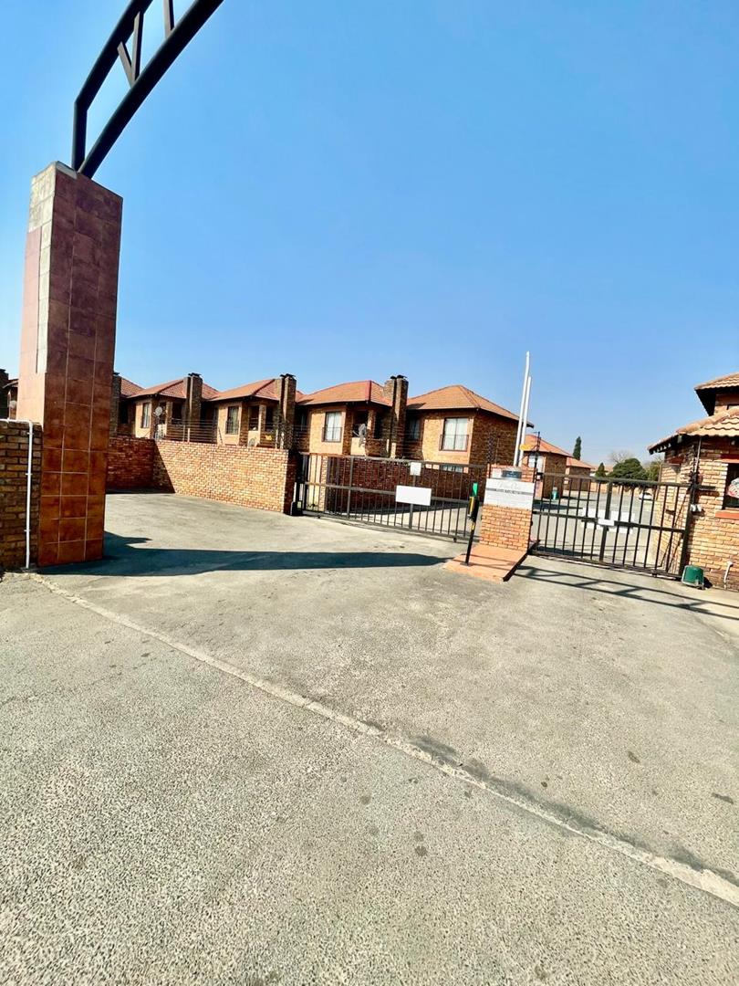 3 Bedroom Property for Sale in Edleen Gauteng