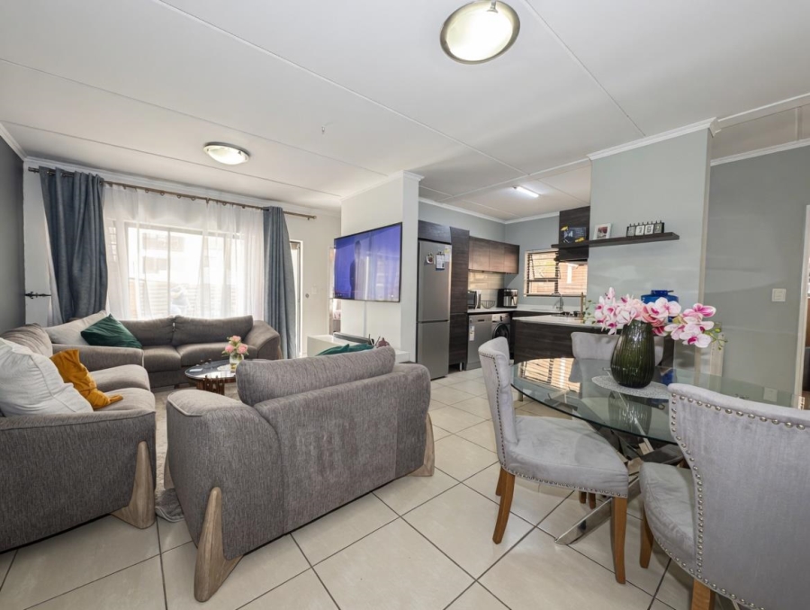 3 Bedroom Property for Sale in Greenstone Crest Gauteng