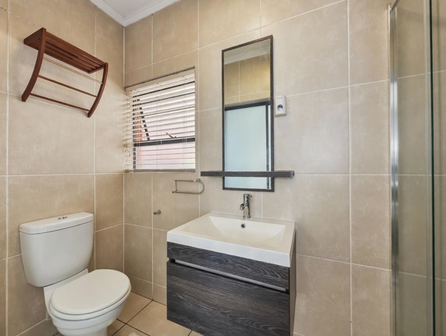 3 Bedroom Property for Sale in Greenstone Crest Gauteng