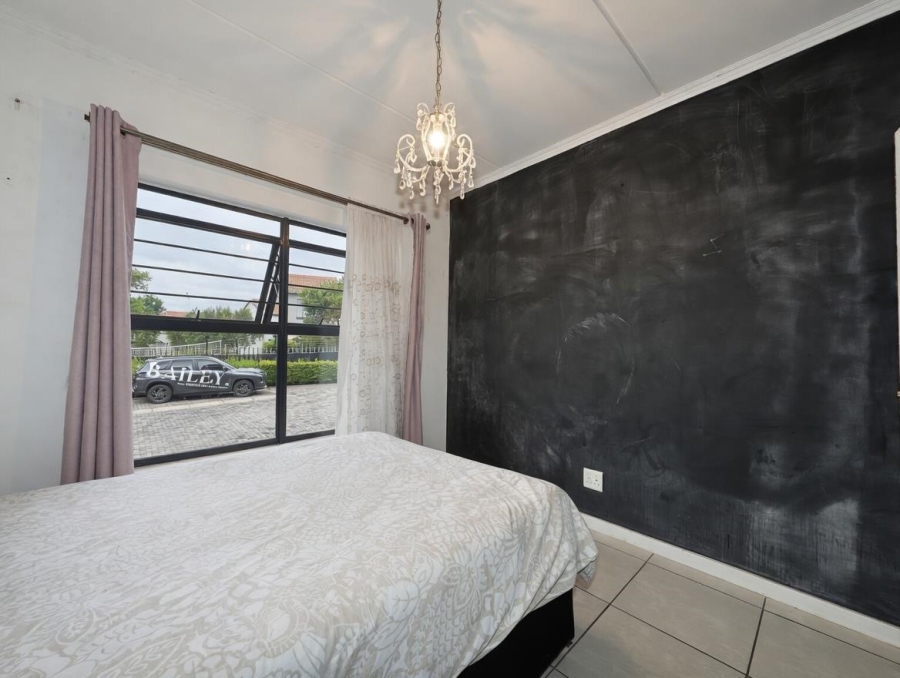 3 Bedroom Property for Sale in Greenstone Crest Gauteng
