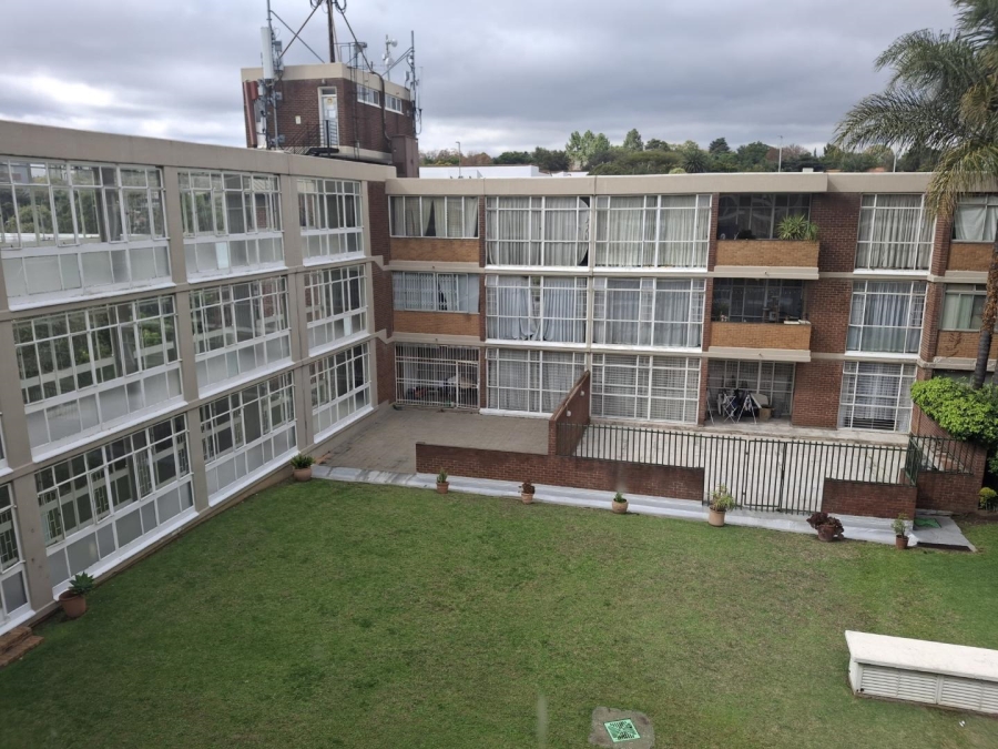 To Let 2 Bedroom Property for Rent in Sandton Central Gauteng