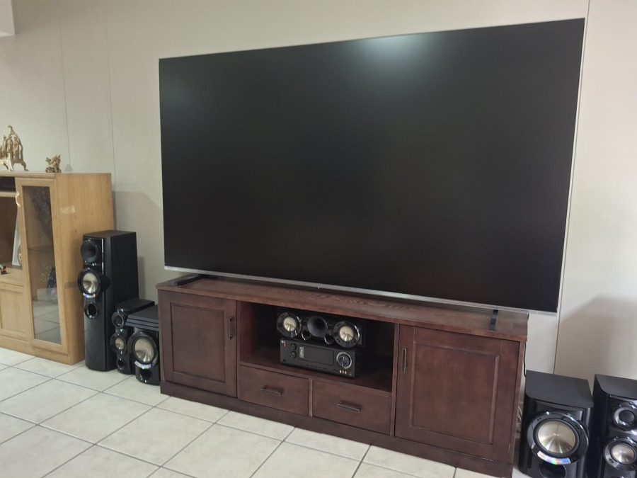 To Let 2 Bedroom Property for Rent in Sandton Central Gauteng