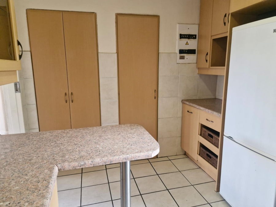 To Let 3 Bedroom Property for Rent in River Club Gauteng