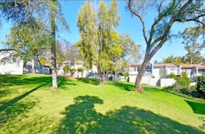 To Let 3 Bedroom Property for Rent in River Club Gauteng