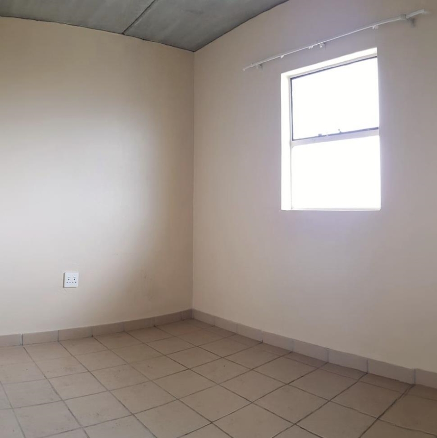 1 Bedroom Property for Sale in Die Hoewes Gauteng