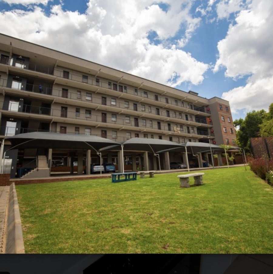 1 Bedroom Property for Sale in Die Hoewes Gauteng
