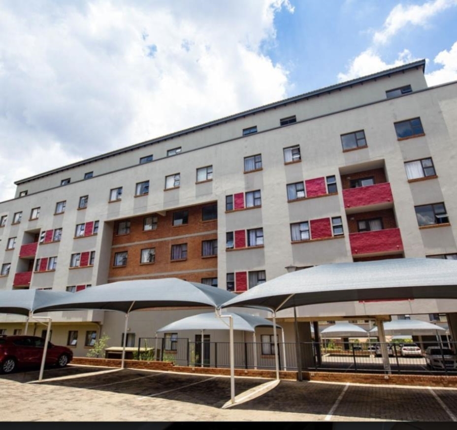 1 Bedroom Property for Sale in Die Hoewes Gauteng