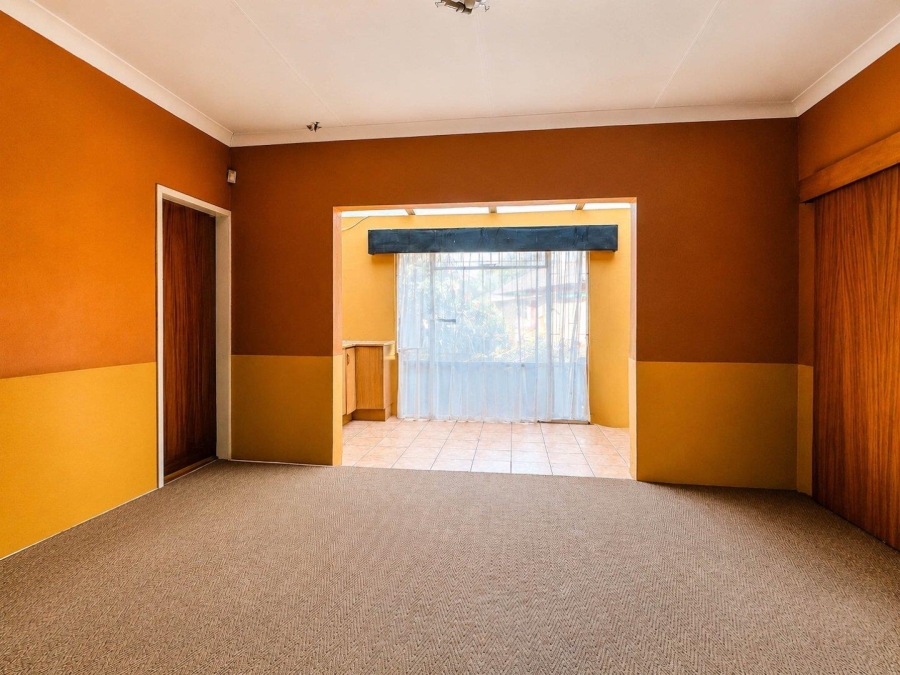 7 Bedroom Property for Sale in Lyttelton Manor Gauteng