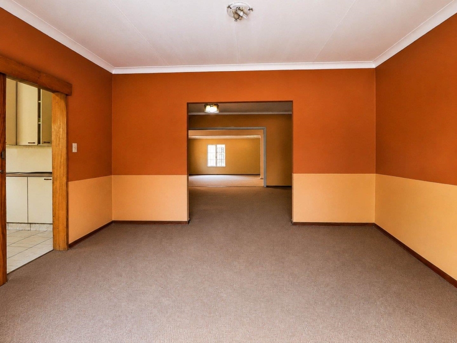 7 Bedroom Property for Sale in Lyttelton Manor Gauteng
