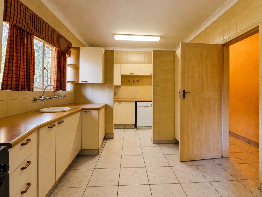 7 Bedroom Property for Sale in Lyttelton Manor Gauteng