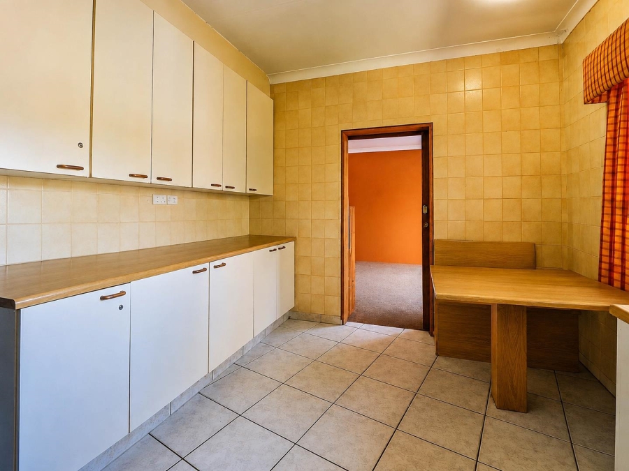 7 Bedroom Property for Sale in Lyttelton Manor Gauteng