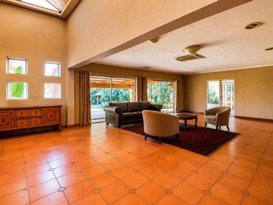 7 Bedroom Property for Sale in Lyttelton Manor Gauteng