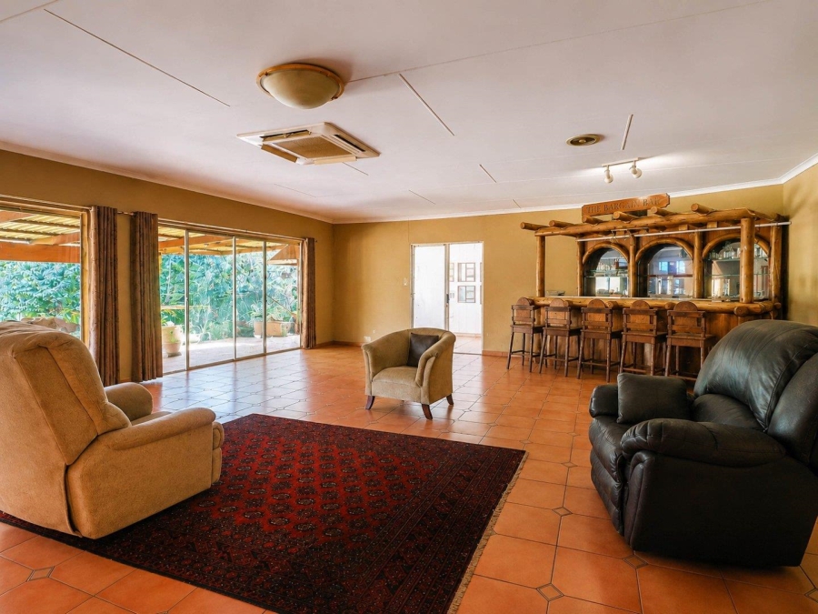 7 Bedroom Property for Sale in Lyttelton Manor Gauteng