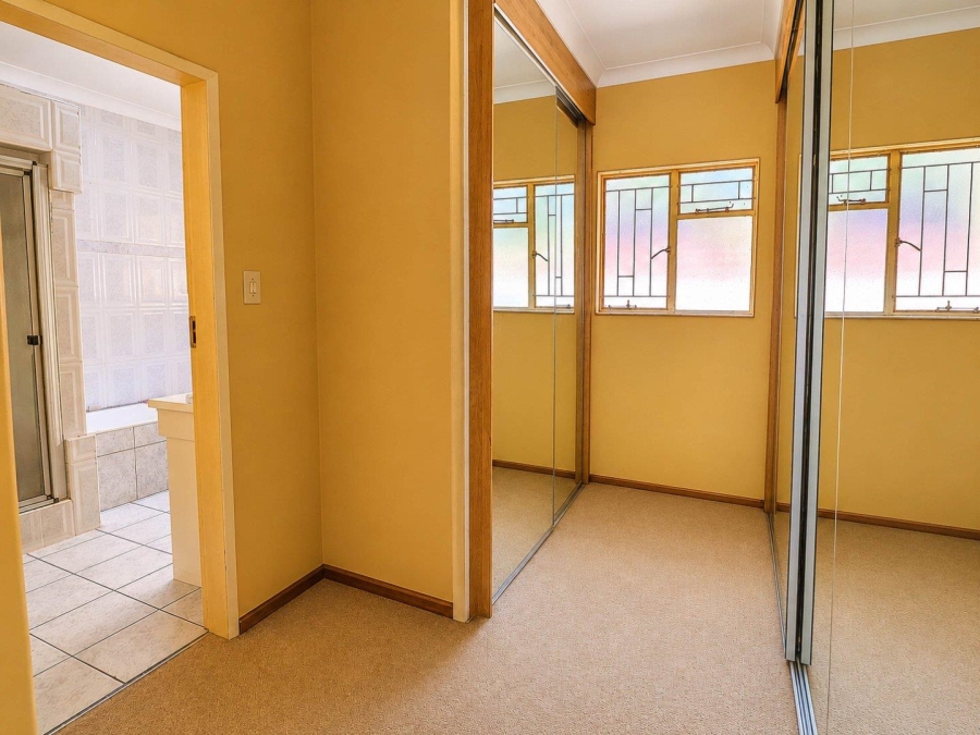 7 Bedroom Property for Sale in Lyttelton Manor Gauteng