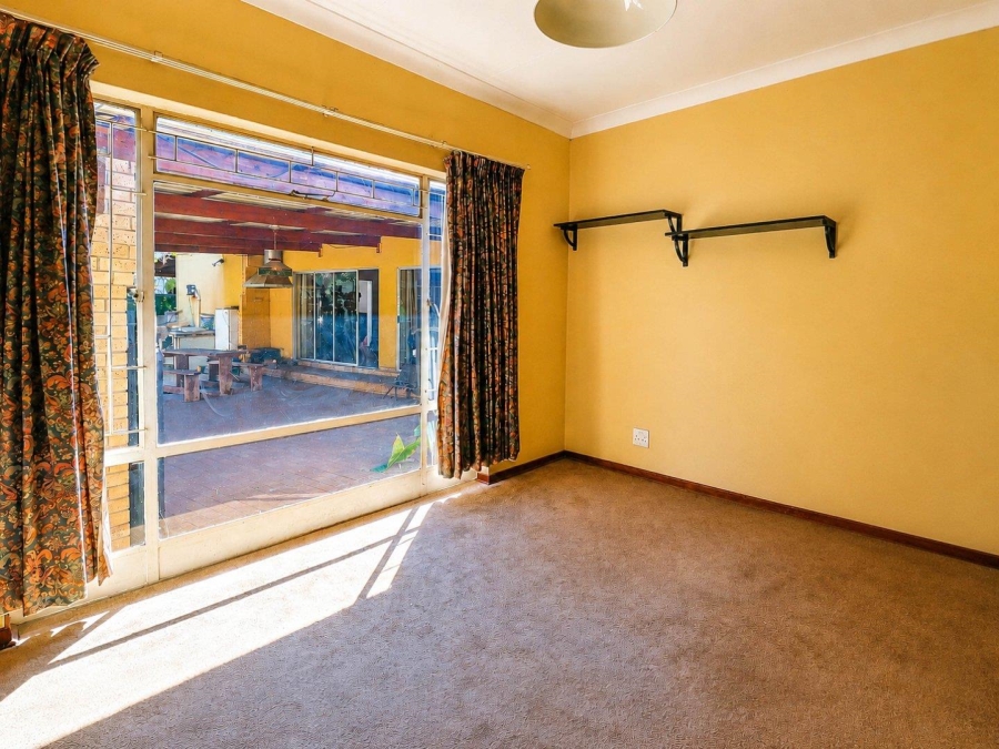 7 Bedroom Property for Sale in Lyttelton Manor Gauteng