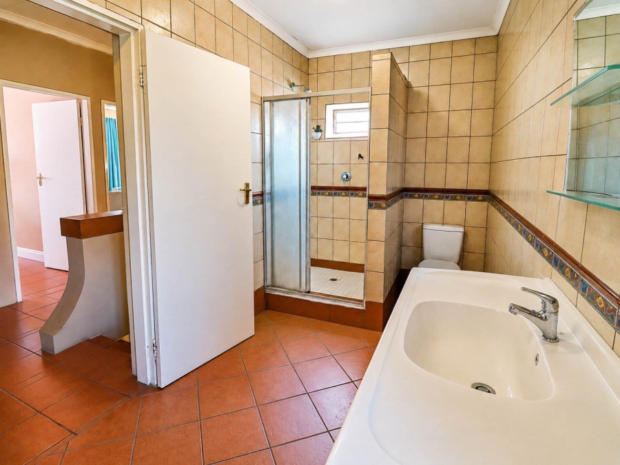 7 Bedroom Property for Sale in Lyttelton Manor Gauteng