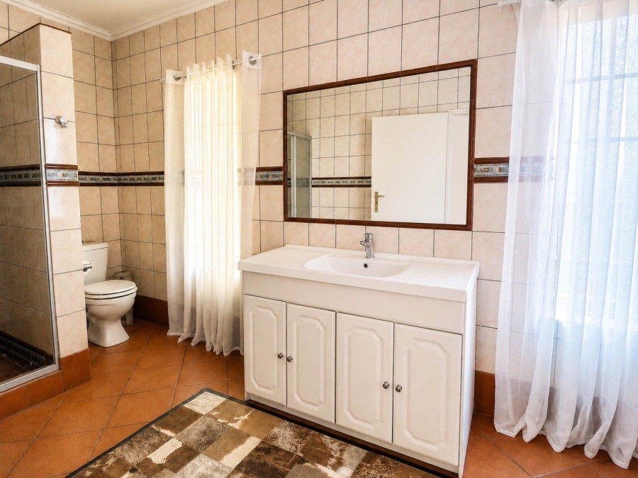 7 Bedroom Property for Sale in Lyttelton Manor Gauteng