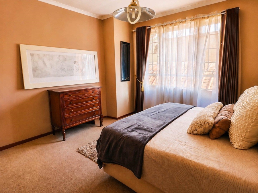 7 Bedroom Property for Sale in Lyttelton Manor Gauteng