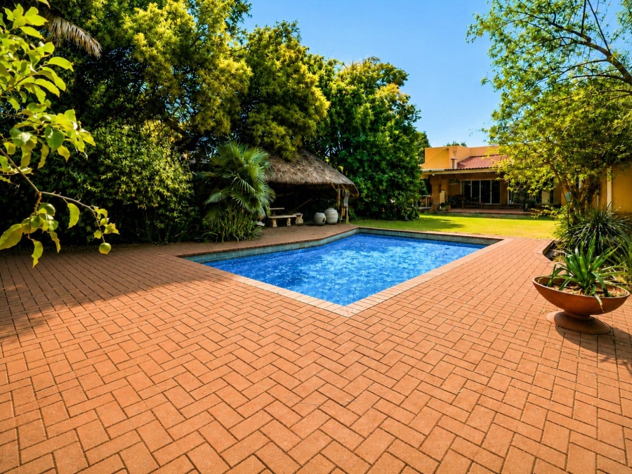 7 Bedroom Property for Sale in Lyttelton Manor Gauteng