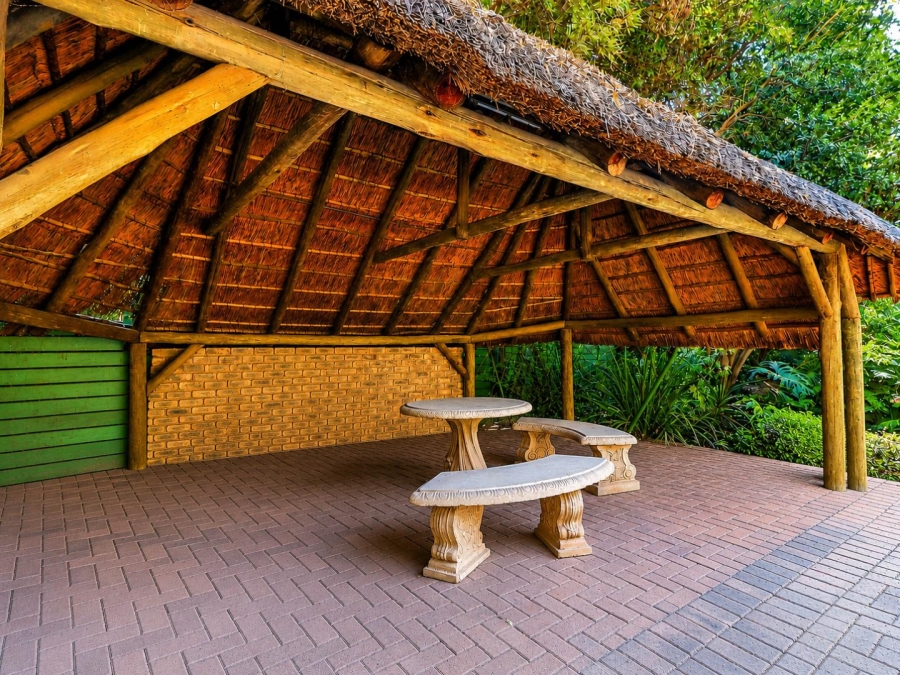 7 Bedroom Property for Sale in Lyttelton Manor Gauteng