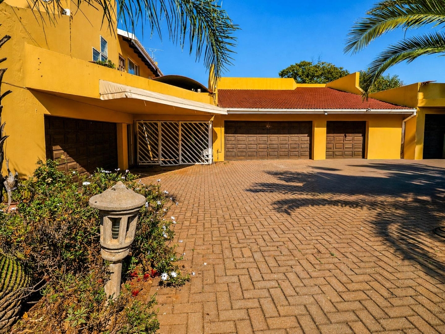 7 Bedroom Property for Sale in Lyttelton Manor Gauteng