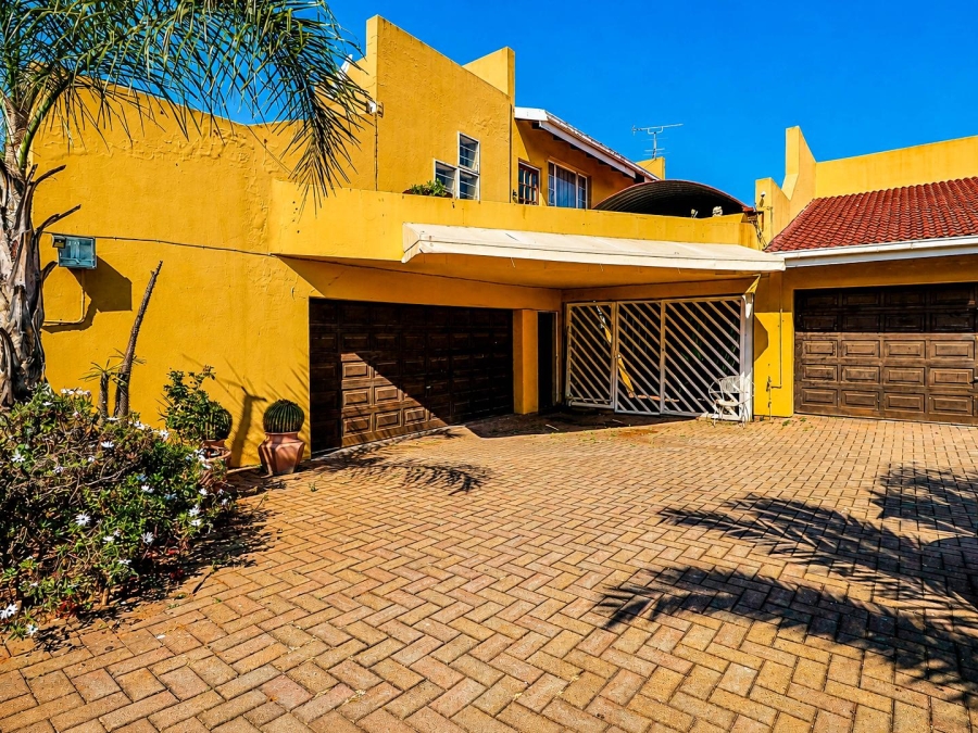 7 Bedroom Property for Sale in Lyttelton Manor Gauteng