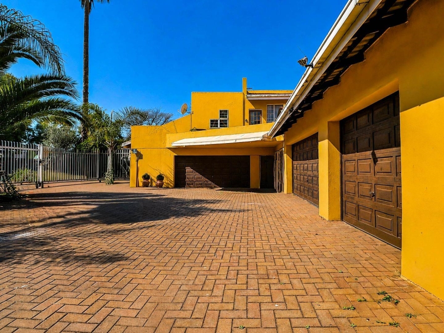 7 Bedroom Property for Sale in Lyttelton Manor Gauteng