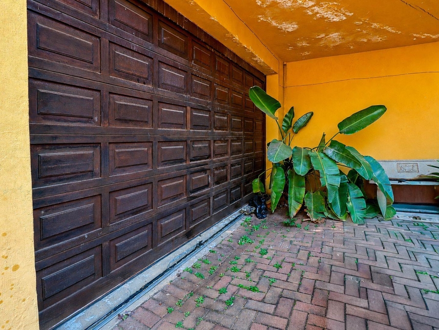 7 Bedroom Property for Sale in Lyttelton Manor Gauteng