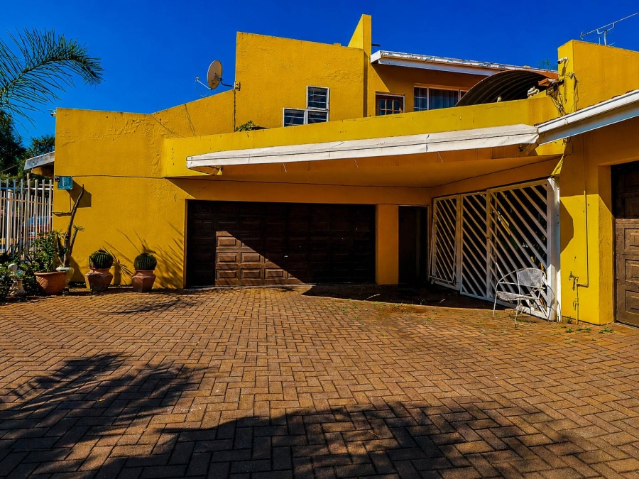 7 Bedroom Property for Sale in Lyttelton Manor Gauteng