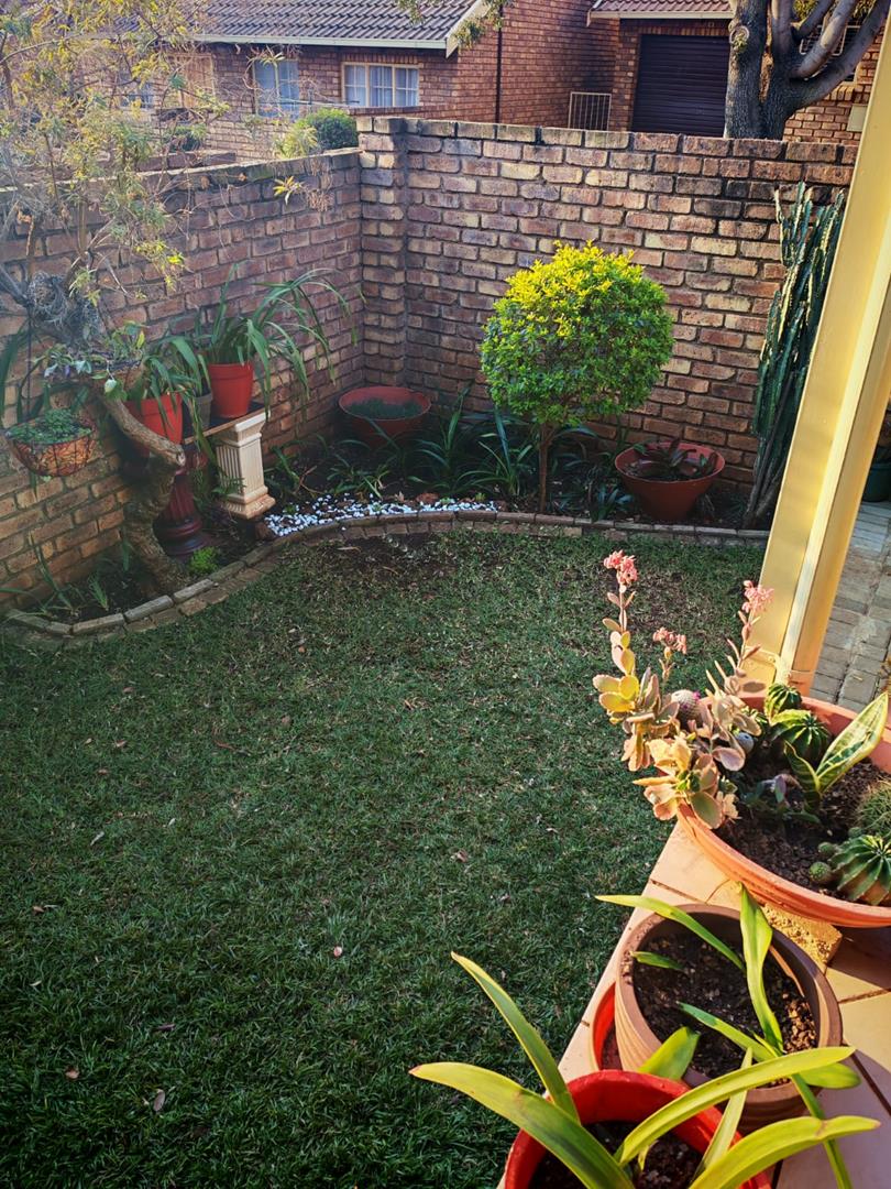 To Let 2 Bedroom Property for Rent in Highveld Gauteng