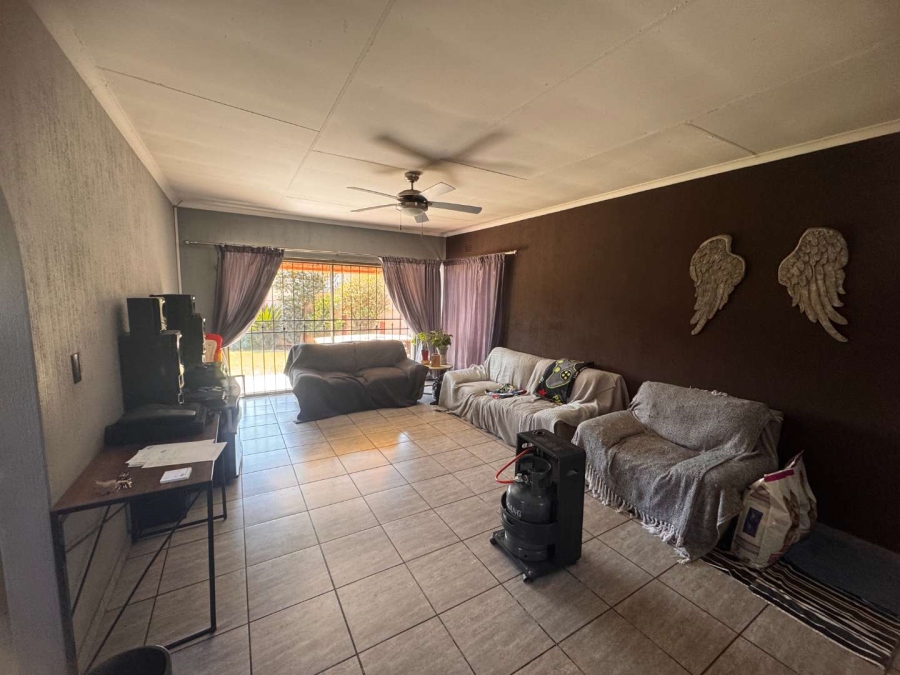 4 Bedroom Property for Sale in Verwoerdpark Gauteng