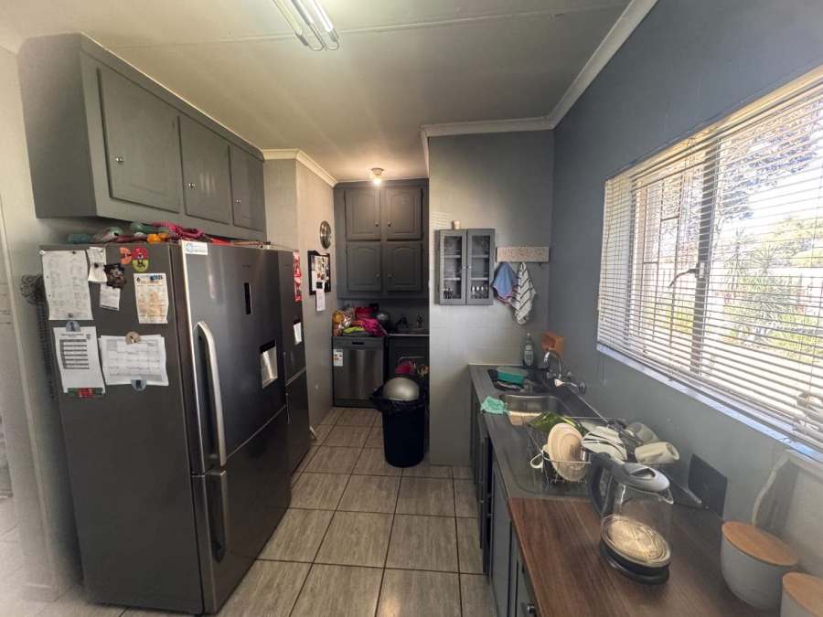 4 Bedroom Property for Sale in Verwoerdpark Gauteng
