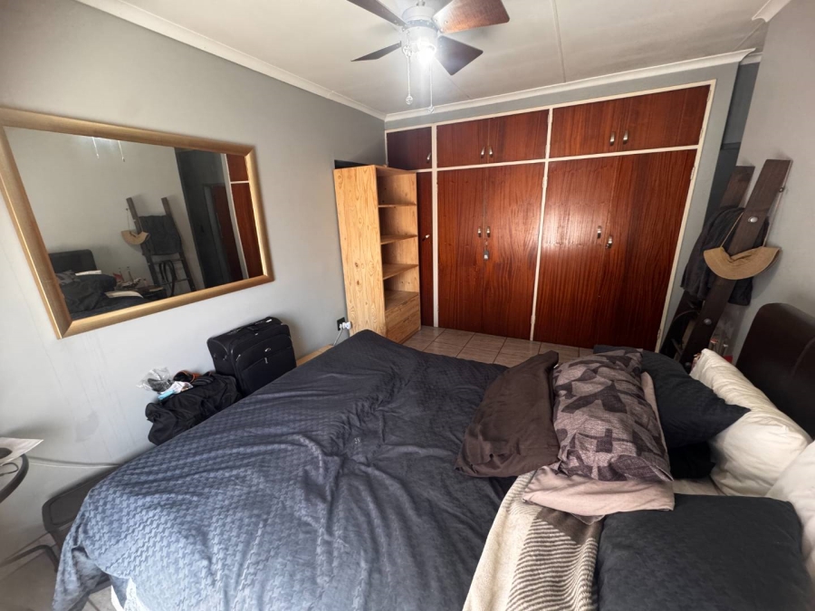 4 Bedroom Property for Sale in Verwoerdpark Gauteng