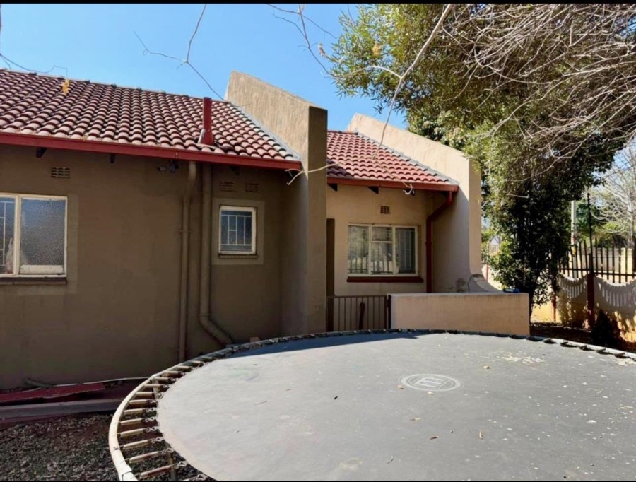 4 Bedroom Property for Sale in Verwoerdpark Gauteng