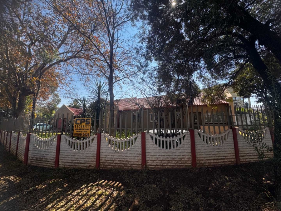 4 Bedroom Property for Sale in Verwoerdpark Gauteng