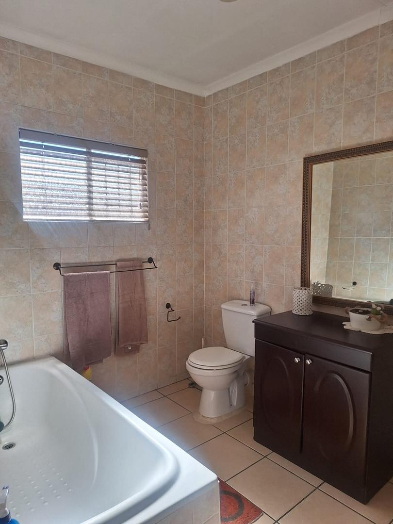 1 Bedroom Property for Sale in Albemarle Gauteng