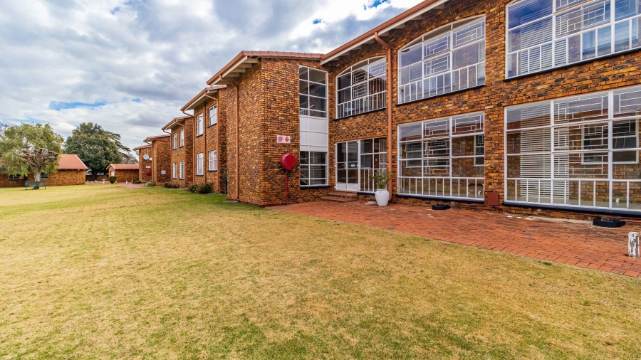 2 Bedroom Property for Sale in Northmead Gauteng
