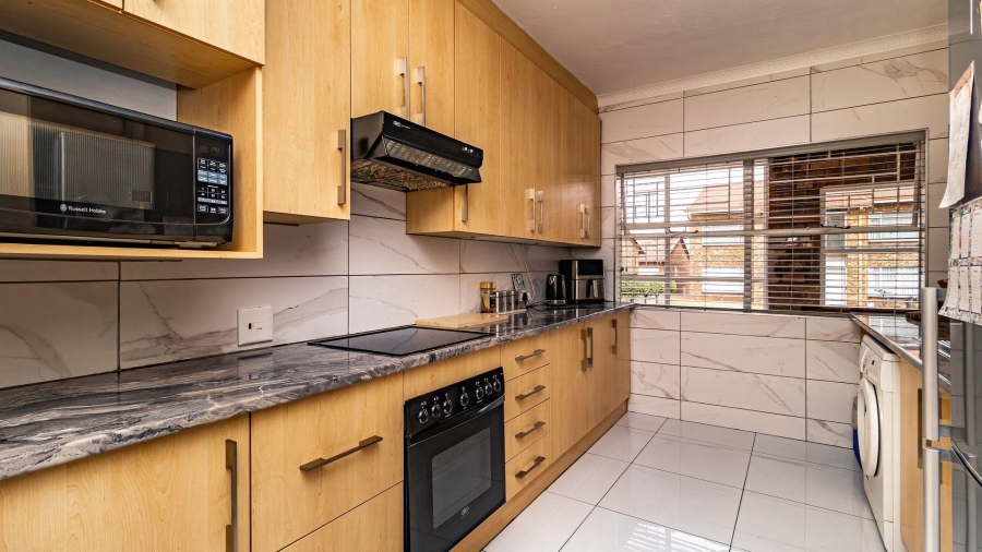 2 Bedroom Property for Sale in Northmead Gauteng