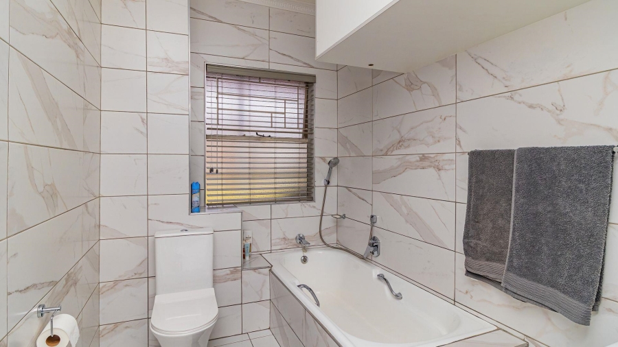 2 Bedroom Property for Sale in Northmead Gauteng