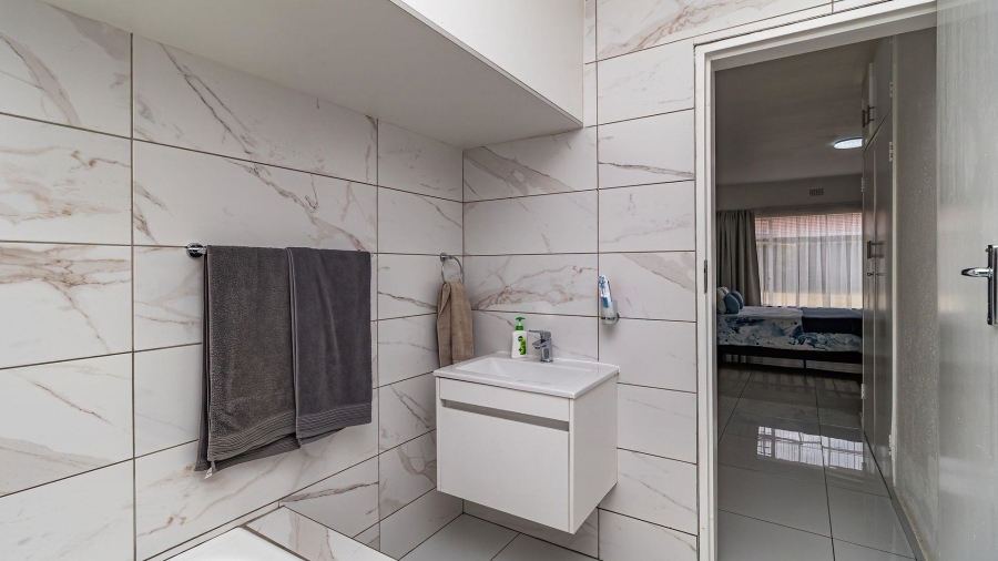 2 Bedroom Property for Sale in Northmead Gauteng